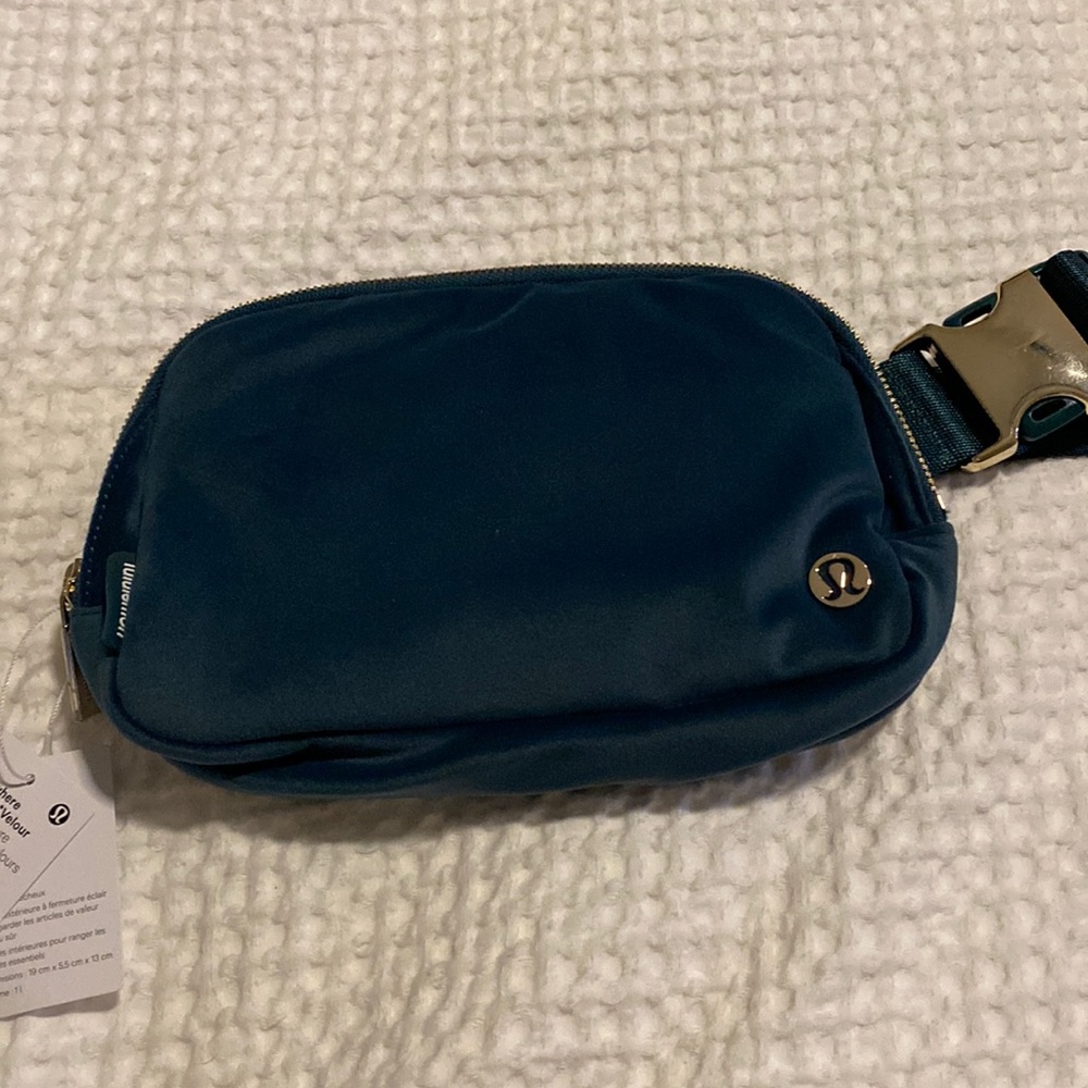 Lululemon Velvet belt bag- new with tags